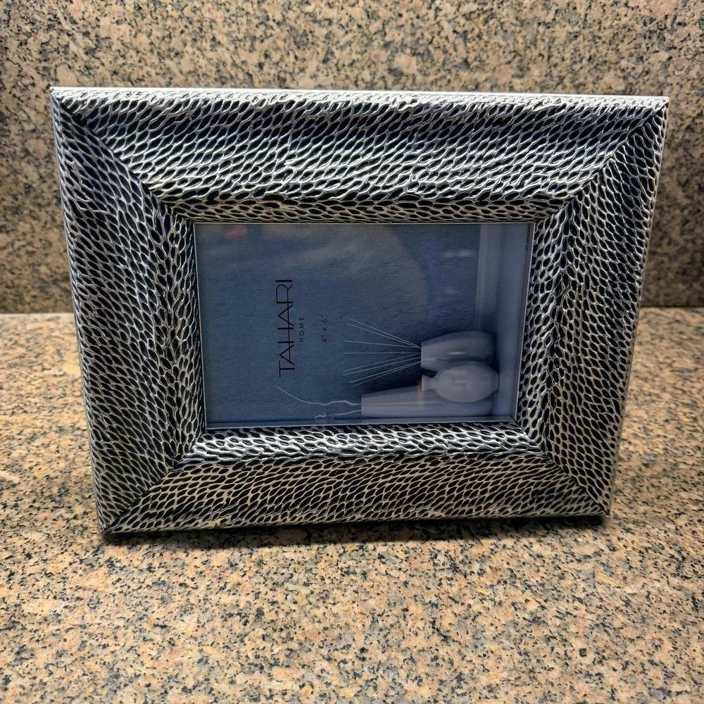 Tahari Home Picture Photo Frame 4x6 Silver Snakeskin Textured Tabletop Decor